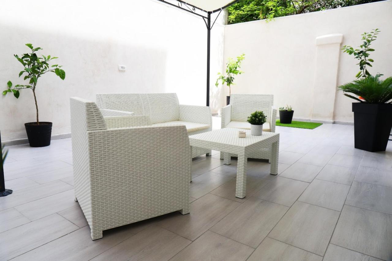 Suite Nicolai 165 Bari Exteriör bild