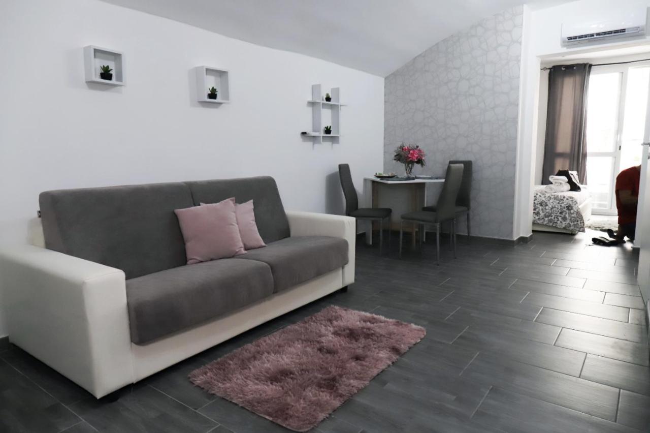 Suite Nicolai 165 Bari Exteriör bild