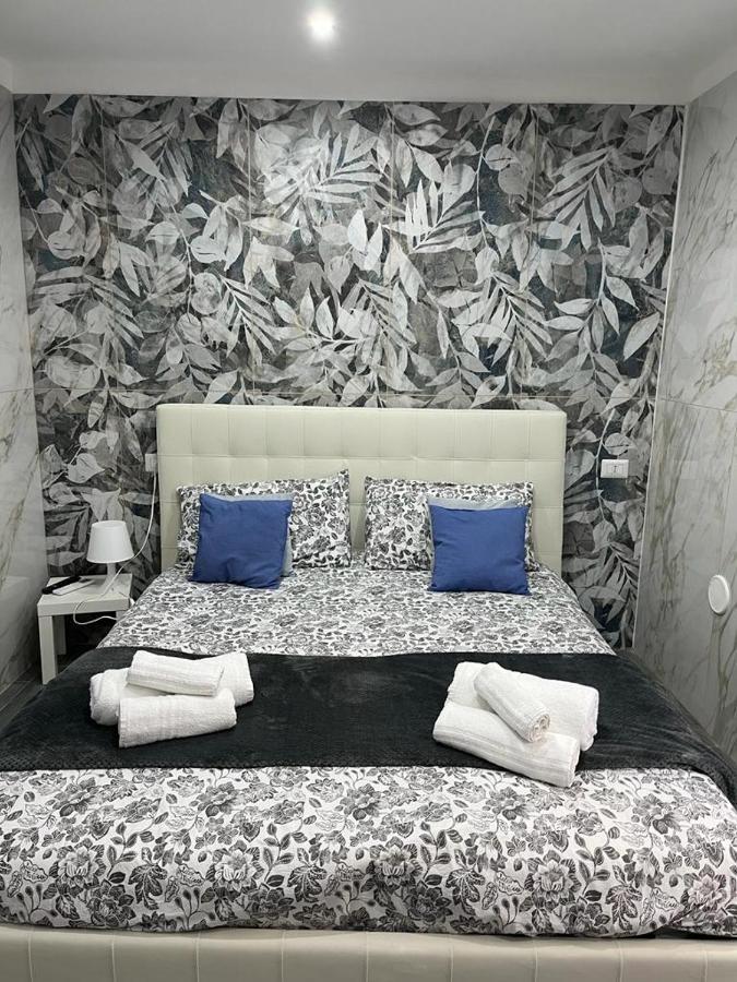 Suite Nicolai 165 Bari Exteriör bild
