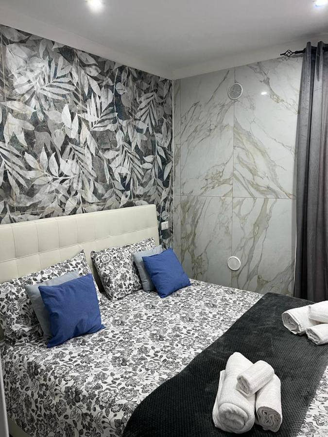 Suite Nicolai 165 Bari Exteriör bild